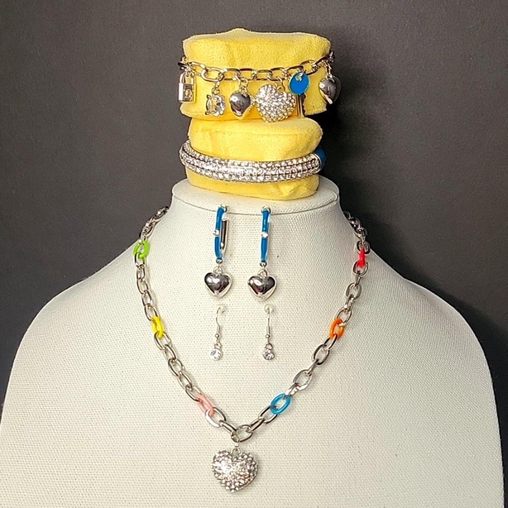 Costume Jewerly 4Pcs Colorful Heart Fashion Jewerly Set Charms Bracelet Hoops